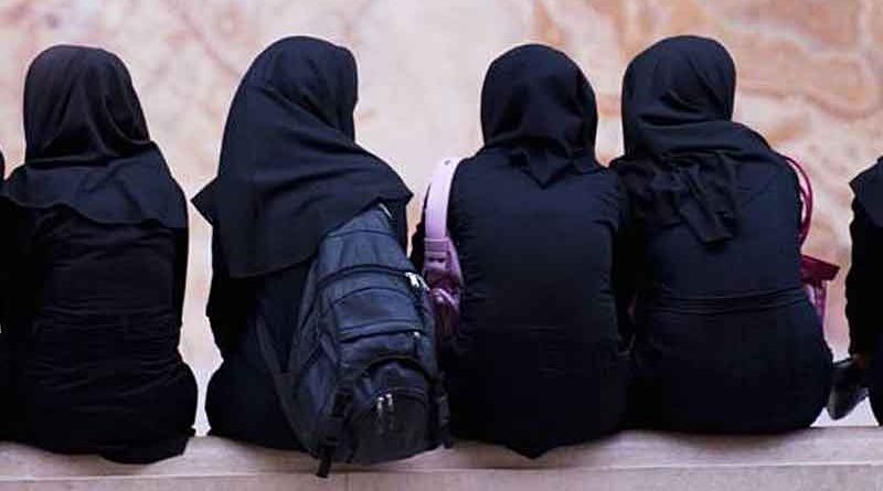 Femmes En Burqa