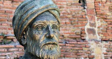 Ibn Khaldoun Statue